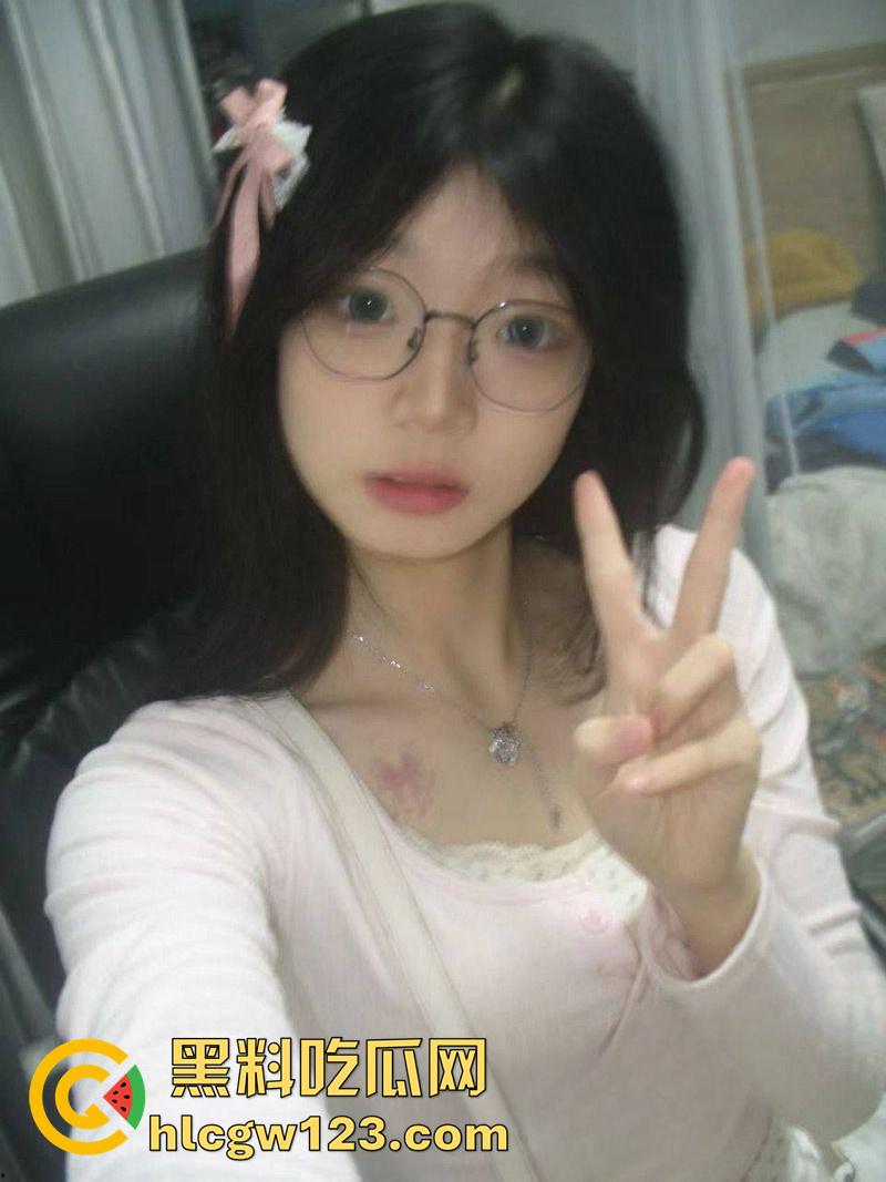 河北石家庄铁道大学【郑科洁】，颜值可爱身材性感，细腰翘臀美腿修长，和黄毛约炮视频流出！-3