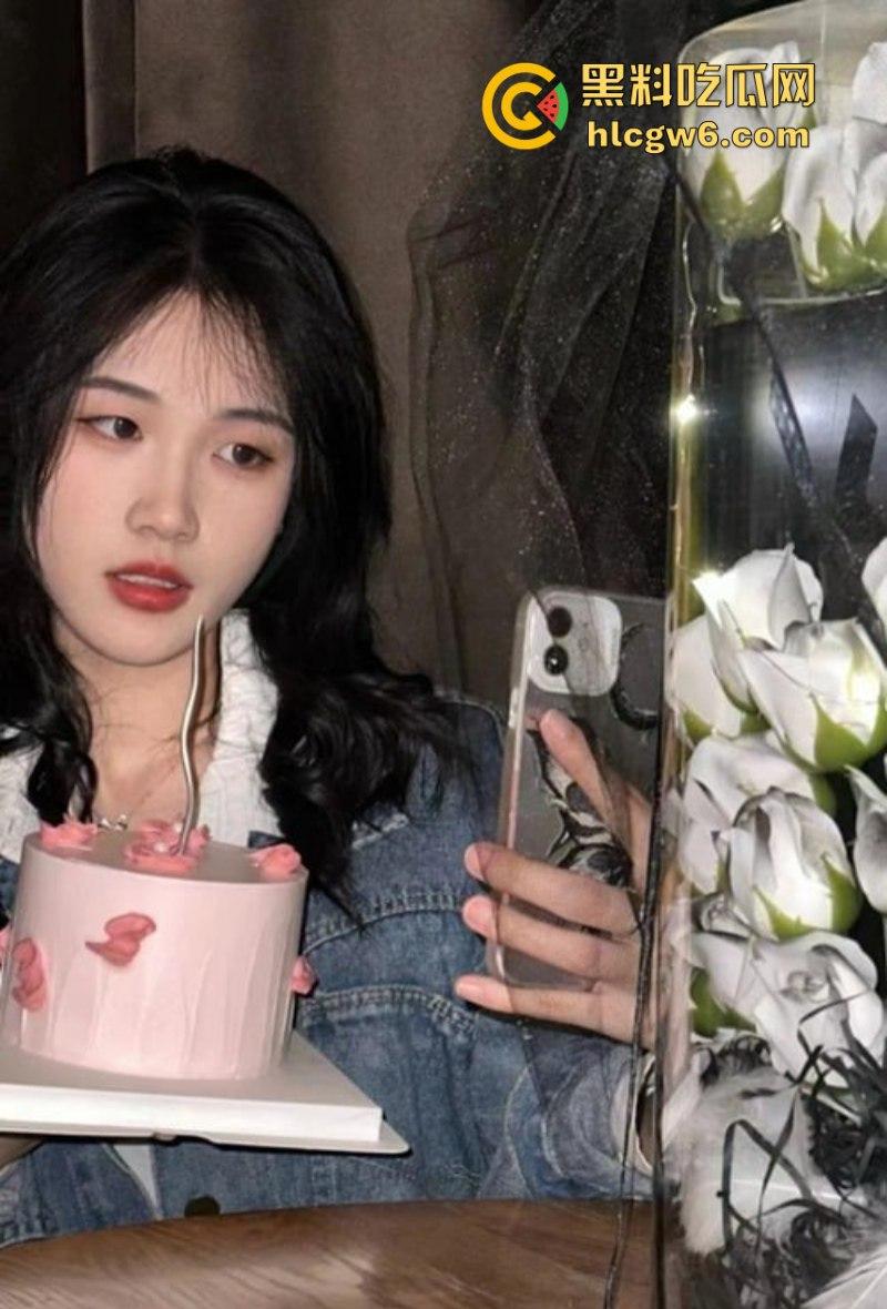 贱逼母狗仅操一次就卷钱跑路 云南财经职业学院【王馨悦】卖逼骗钱被富二代实名曝光 全校震惊！-7