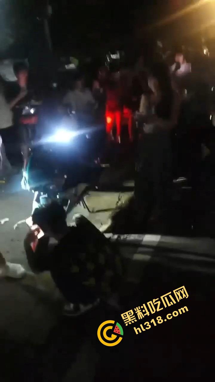 精神小伙借女的钱装逼钓妹,租豪车扮大佬,结果欠债不还被人堵门,妹子不敢睁开眼希望是幻觉!-6