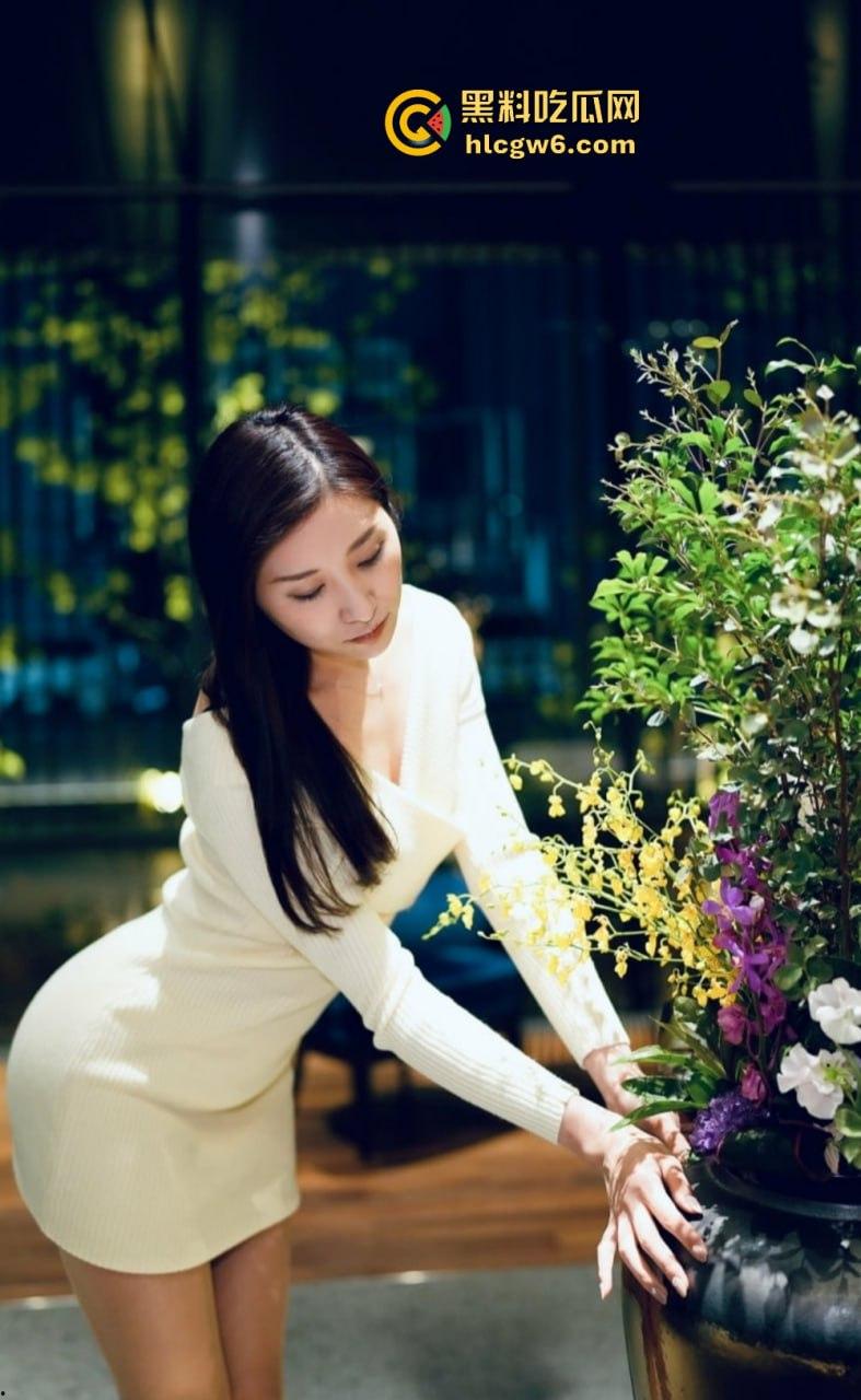 OnlyFans素人骚人妻【Mariwam】反差爆棚，高颜值女神沉沦精液，颜射吞精花式猎奇，骚得脏到极致！-8