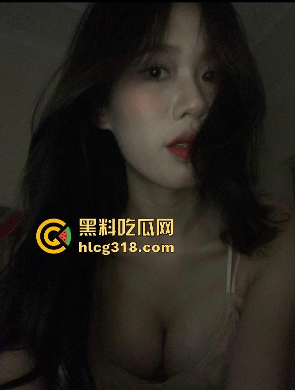 武汉生物工程学院社团师姐【林鹤敏】跟学长男友性爱爆发在二楼食堂直接开炮，被学弟偷拍曝光！-1