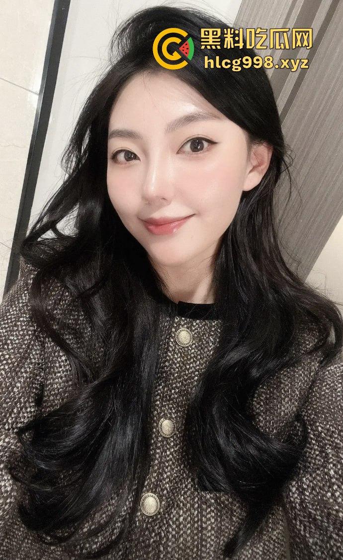 抖音1万粉丝小网红【偷走一头猪猪】!清秀女神转型黄播,啤酒瓶激情自慰,长腿裸舞跳得你直上头!-2