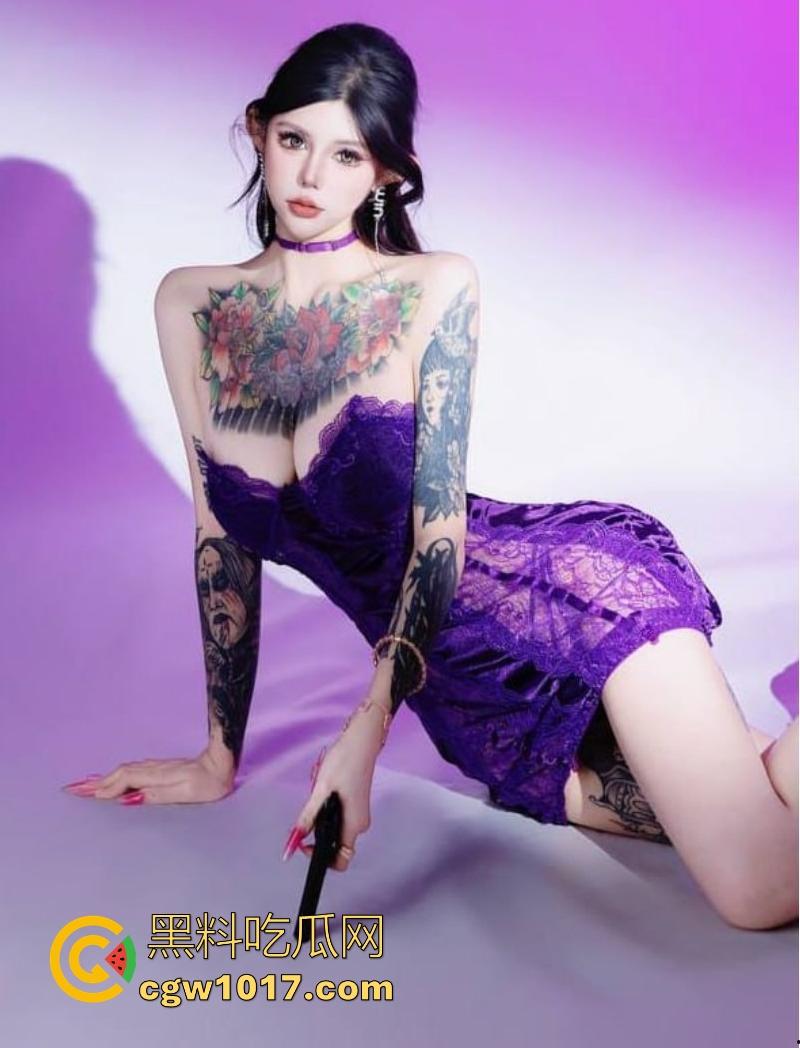 外网高颜值巨乳符文战士【蜜豆】最新作品流出，极品高颜值巨乳名媛婊，跪地给金主爸爸舔屌，性癖大开滴蜡爆操！-2