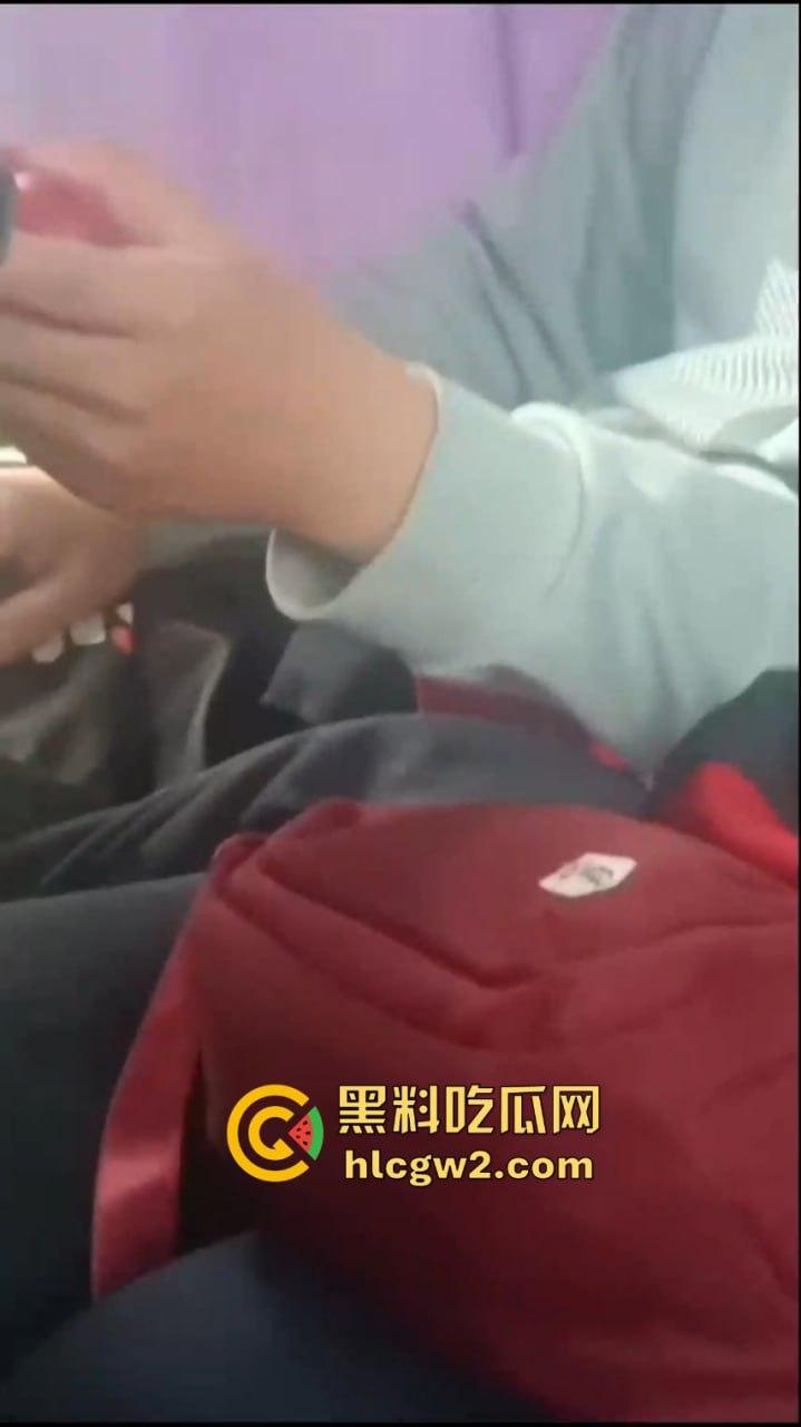 校服淫乱大赏 公交抠逼 卫生间吃鸡 楼道日逼 刷新你想象的下限！-2