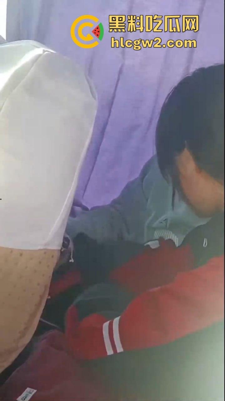 校服淫乱大赏 公交抠逼 卫生间吃鸡 楼道日逼 刷新你想象的下限！-6