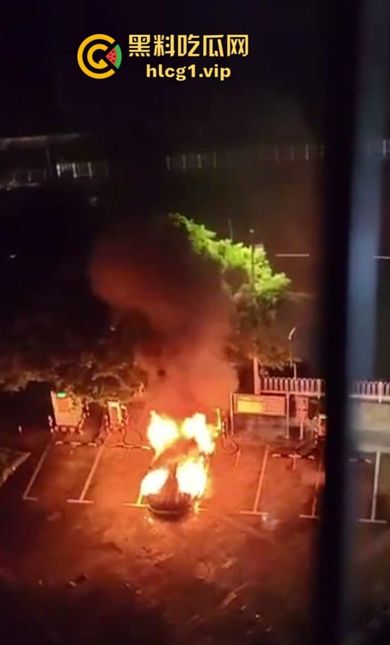 炸翻了！充电时发生严重爆炸 但极氪001 零自燃记录意外保持住了？-4