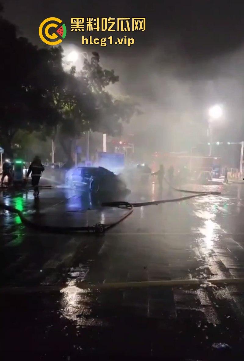 炸翻了！充电时发生严重爆炸 但极氪001 零自燃记录意外保持住了？-6