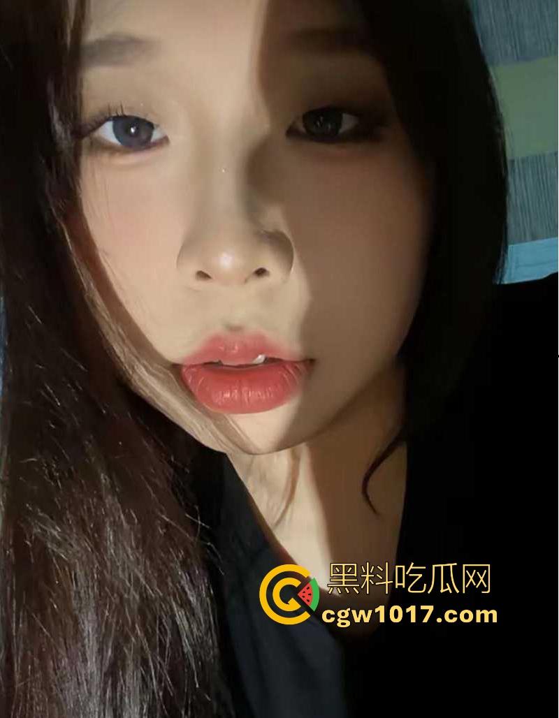 河北极品巨乳女友【林美慧】翘臀细腰奶子挺，劈腿露穴夹紧肉棒，脸穴同框日常骑乘榨精，没人能在她手上活过4分钟！-4