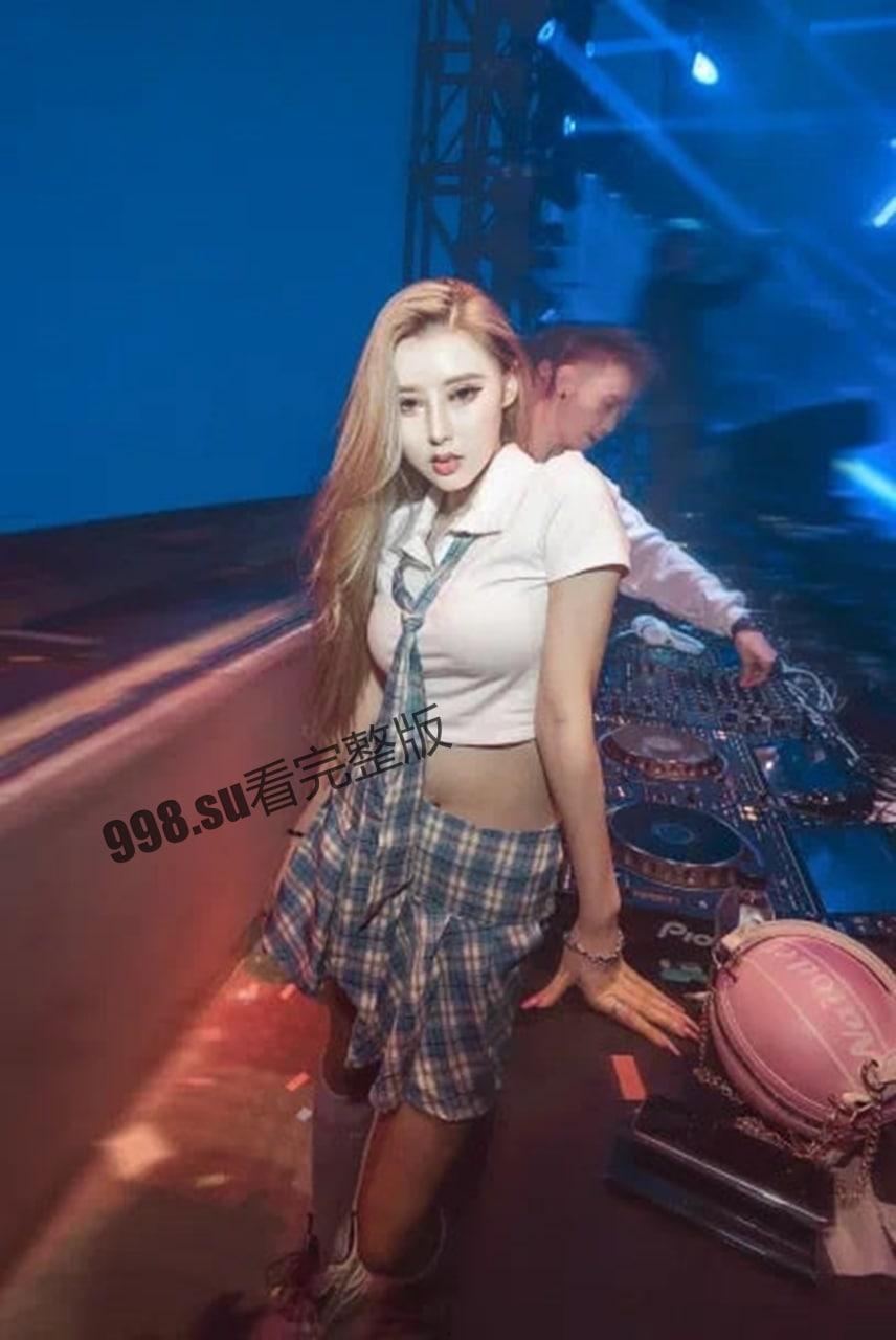 成都极品 DJ 女神艾米与炮友做爱视频流出 DJ 台上和床上反差极大-5