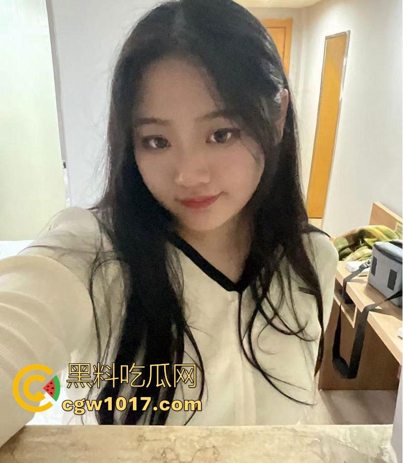 网聊约炮奶子大到夸张，超爱cosplay极品坦克bbw，敢露脸拍巨乳嫩逼，线下真实猛操，狠狠把她征服！-4