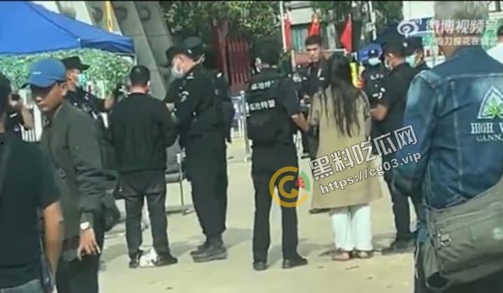 缅甸电诈 四大家族之一的【明学昌】被自杀，尸体拉到中缅边境做尸检 儿子和姑姑自首 现场画面曝光！-10