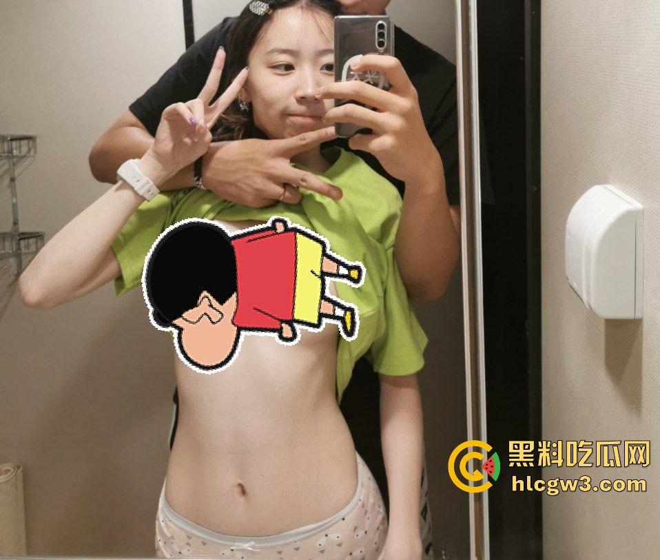 周末骚货实录普通脸但骚得一批 大学生【蔺雅若】年纪轻轻骚劲爆棚堪比小母狗，一身活儿绝对拉满！-4