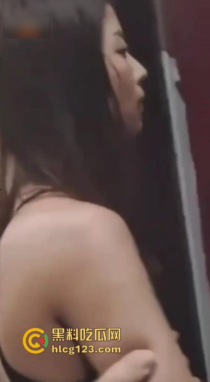 保安大哥白嫖醉酒白富美女业主 操逼实况视频曝光 高清插逼 淫水喷射-8