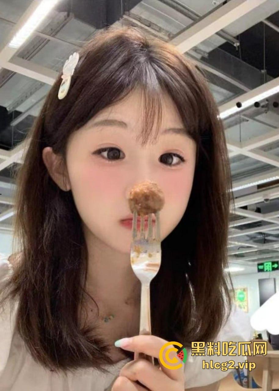 白虎嫩妹林维欣被男友后入爆操！蜜汁呻吟配合狂野抽插，微肉感身材太骚了！-2