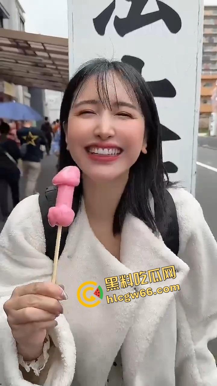 日本金枪节你见过没？川崎市年度阴茎大游行，全城举着老二走街串巷，还能边走边吃小弟造型章鱼烧？-11