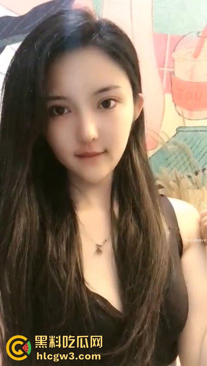 快手网红【红红小公主】榜一福利视频外泄!性感御姐大胆露穴自慰,挑逗姿势骚到极致!-3