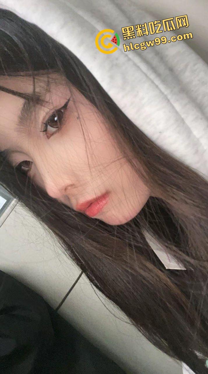 江西南昌甜美御姐骚鸡【徐佳颖】辍学每天伺候大哥，金主一视角淫荡口爱上位骑乘！独家曝光流出！-2