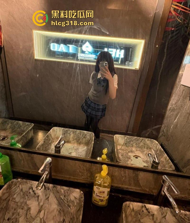 广东视觉系美少女【陈婷婷】超嫩萝莉M属性极强，为取悦主人拍摄各种性爱视频，诱惑至极！-3