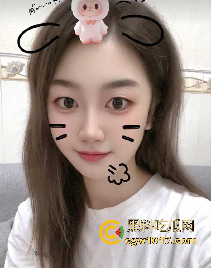 深圳大学【霍恩恩】酒店门口还装人模狗样，一进房门直接变发情野猫，男友操得脸发青都射不赢她这淫货一炮！-2