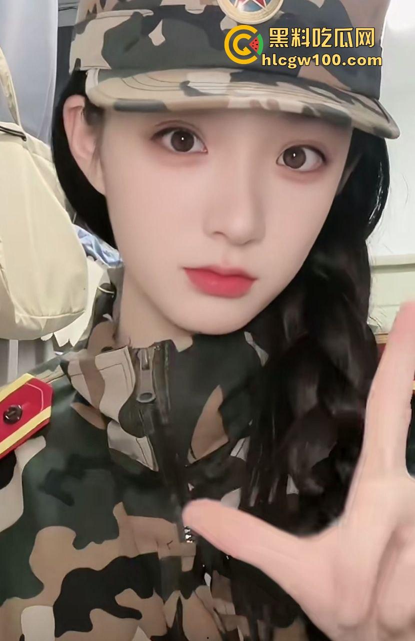 衡阳大学生【裴子诺】被包养四个月,从清纯妹到骚母狗，SM调教成胯下玩物，舔射口爆样样精通还要尿嘴里!-8