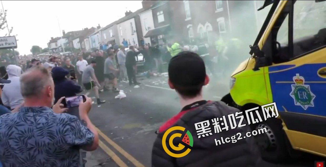 大规模骚乱！英国利物浦发生持刀伤人事件 造成3名儿童丧命 11人受伤！-8