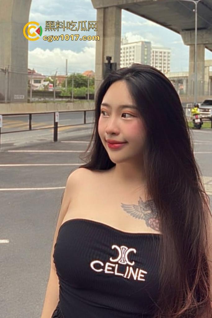 乐山美女【黄琪钧】，美甲店关门下海侍奉有钱人，跪地深喉口交小鸡巴吸弯如弓箭，这嘴比鸡巴还硬？-5