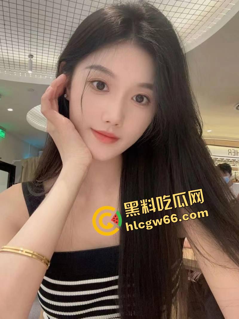 健身教练爆操肥臀女学员，八块腹肌打桩如锤机，床震三十分钟不歇火，操得骚妹尖叫断片！-3