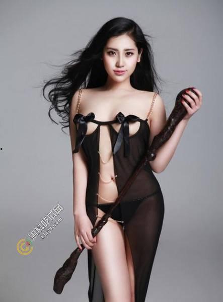 三栖女艺人「戴予桐」全裸私拍大曝光！网友惊呼：这竟然是她的秘密！-8