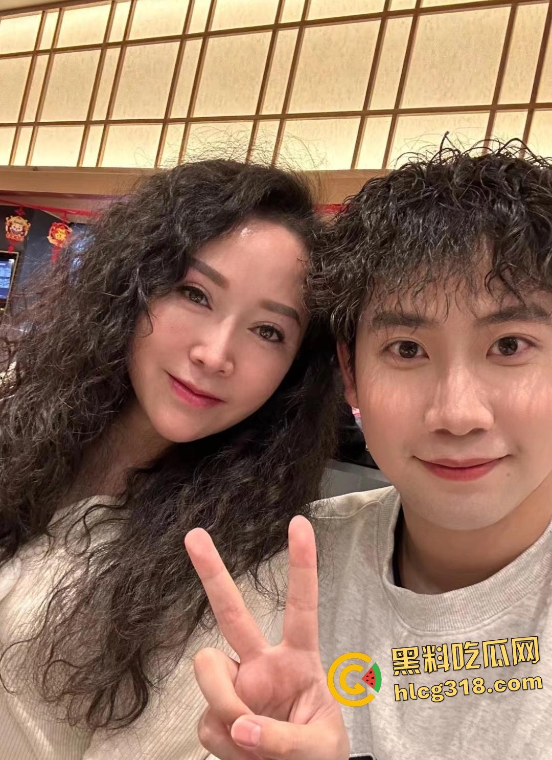 海角王者乱伦熟女妈妈大内射,单亲妈允许儿子逃学来操逼,但是回学校要好好学习哦!-1