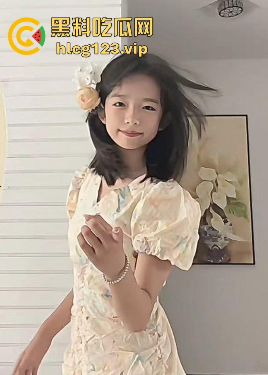 快手网红『小狗的烦心事』下海直播曝光!文静眼镜妹全裸深喉假阳具,反差大到让人看呆!-7