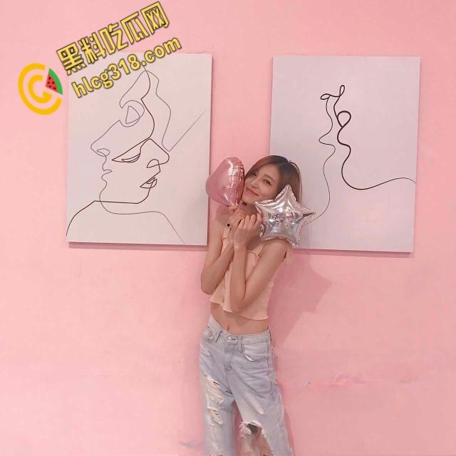 上海师范大学校花【陈伟】，口交时淫荡眼神真诱人，女上激情摇摇车 , 厌世脸母狗真欠操！-3