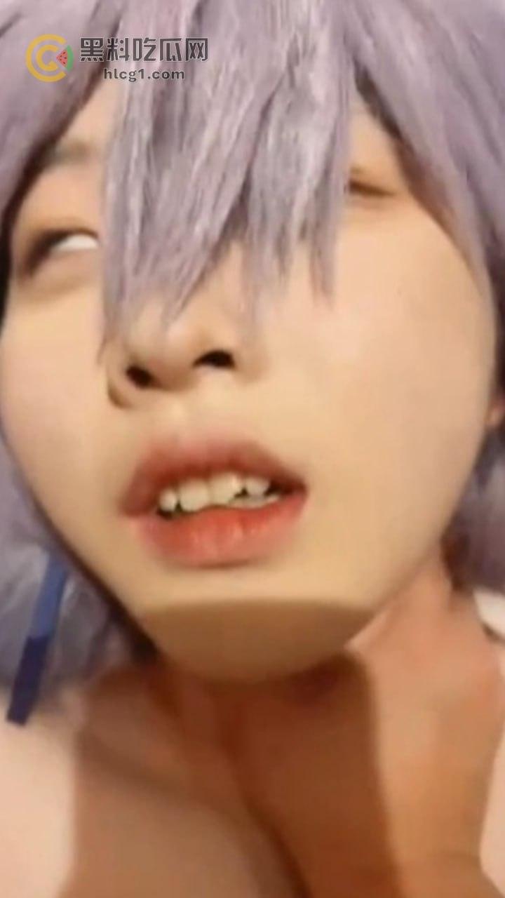 B站二次元网红若若不男大瓜！07年嫩妹钟若男私拍视频与金主亲密照曝光！-4