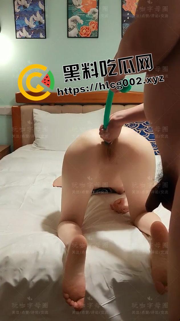 肛条探肠！1米5长的肛塞比模特都高 全部塞进去 这怕不是直接到胃了 抽出来的时候魂都没了-6