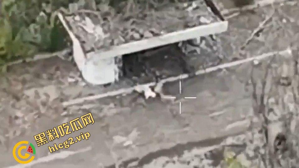 乌军装甲车突袭未果！俄罗斯空降旅强势反击，坦克全灭！】-9