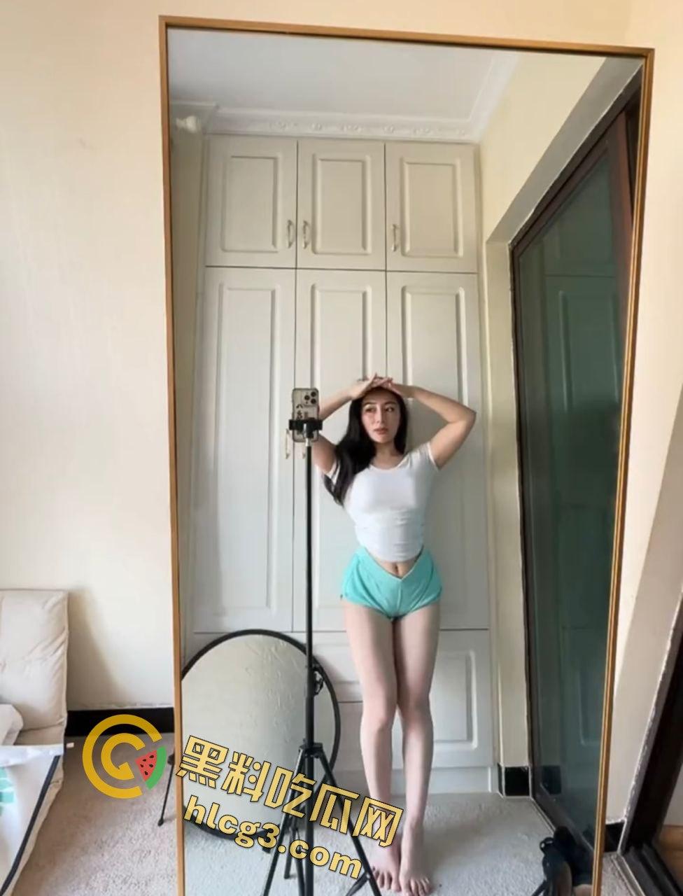 【震撼泄漏】抖音博主徐香香极品美臀全裸视频曝光，挑逗劲爆无法抵挡！-6