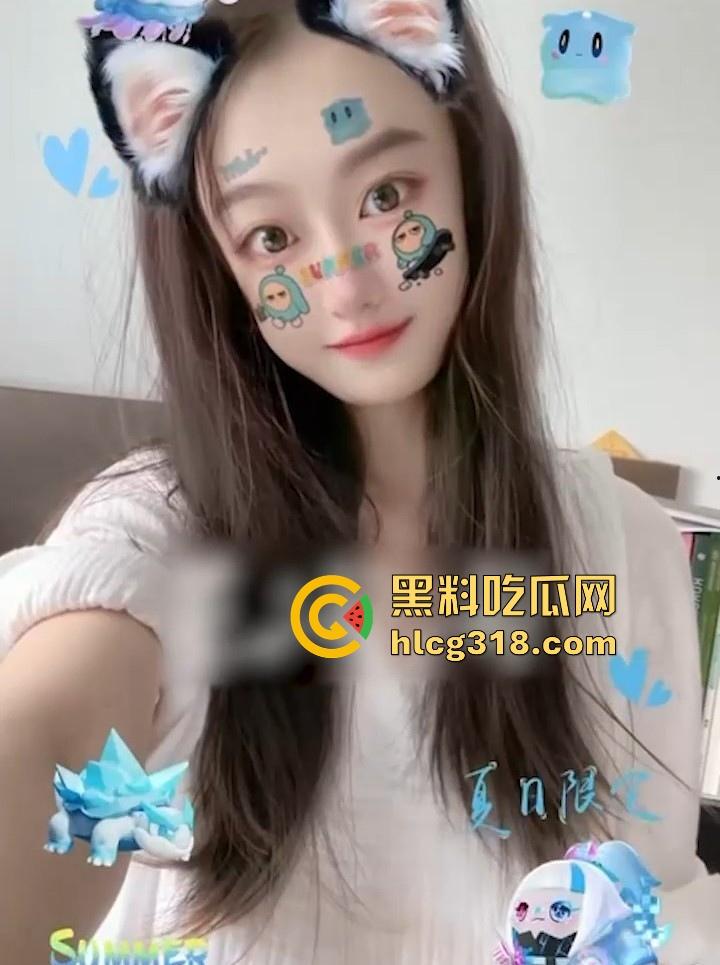 抖音巨乳擦边网红【墨淘淘】付费视频曝光！真空漏奶八字木瓜，粉嫩胴体激情自摸奶香四溢！-2