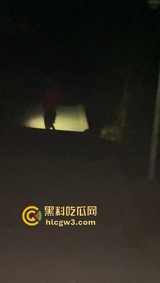 广东揭阳黄岐山森林公园惊现穿寿衣夜爬怪人 半夜见到能直接吓破胆！-9