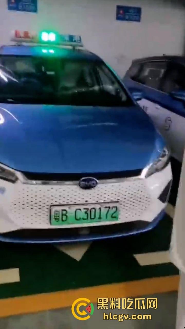 深圳骚婊【林翠霞】劈腿出租车司机被老公当场捉住 社死抓奸视频传遍朋友圈-8