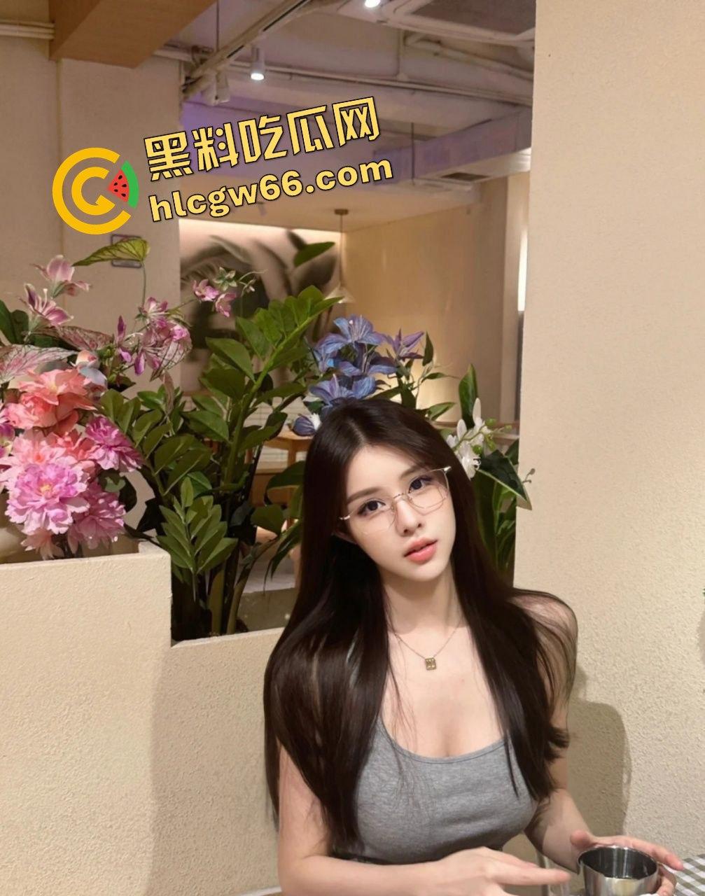 你以为是天生粉嫩？其实是鲍鱼打了三层滤镜，保养比你爱车还讲究，哥你操的是项目成果不是逼！-1