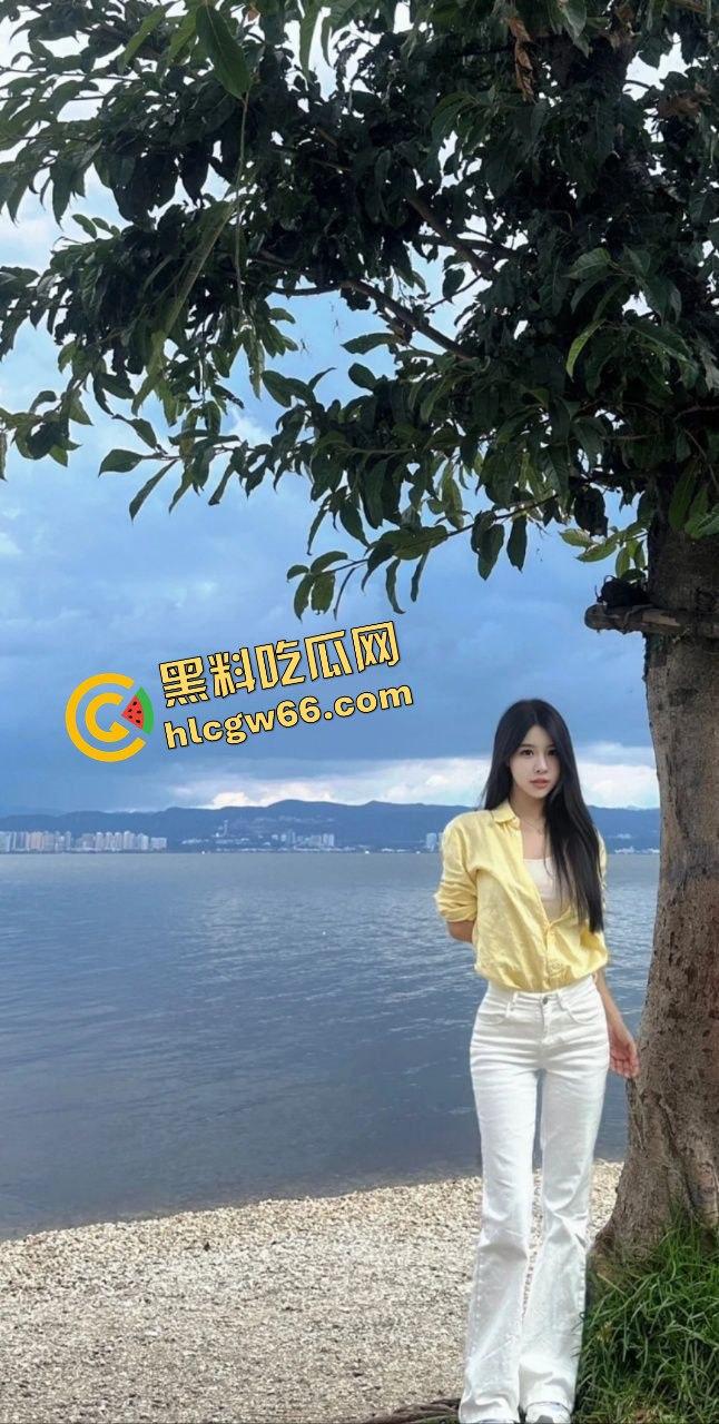 你以为是天生粉嫩？其实是鲍鱼打了三层滤镜，保养比你爱车还讲究，哥你操的是项目成果不是逼！-5