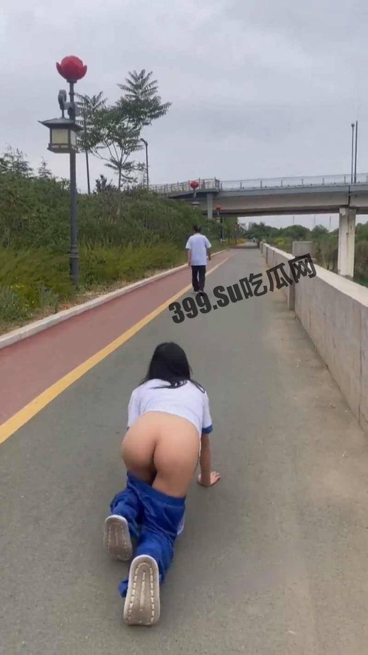 郑州七中 女学生玩暴露被同学偷拍流出-3