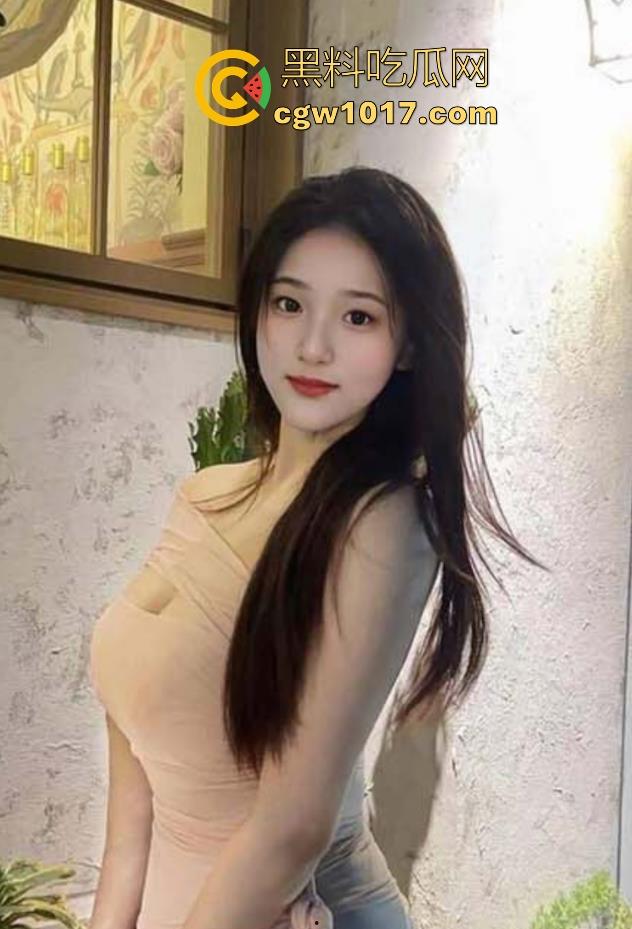 海角乱伦！周末女儿带着闺蜜来家里做客，午睡时间当着女儿闺蜜内射了她，又一次的让女儿吃药心里内疚无比！-2