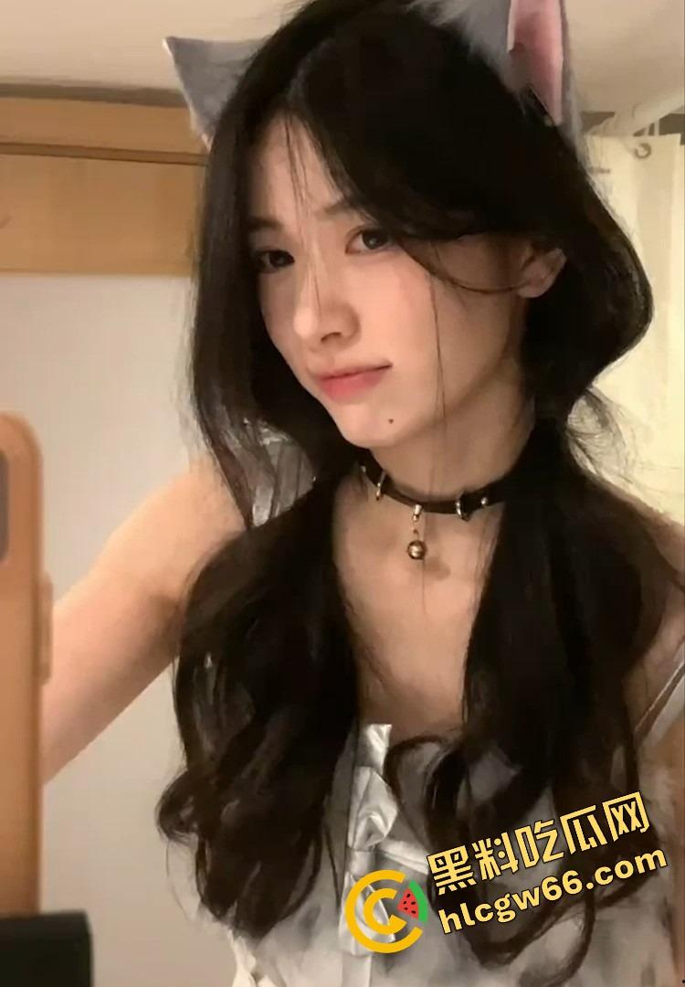 260W女网红【百万个垃圾桶】早期福利照流出大尺度裸照被疯狂翻出，互联网真他妈记得！-1