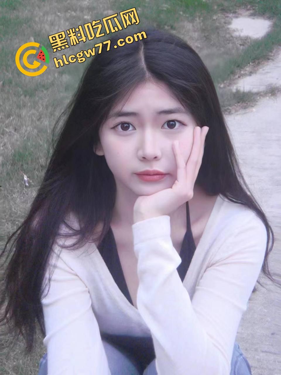 最美的不是下雨天，而是你在我身上坐着颤的瞬间，武汉大学情侣公共场合观音坐莲被偷拍，全网疯传！-5