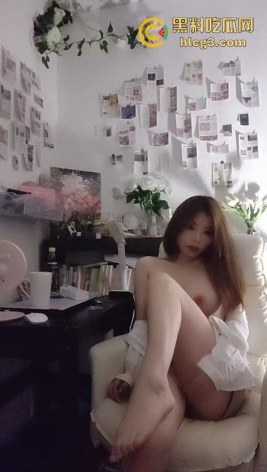 济南大学高颜值肉肉母狗『郭潇苒』穿着兔女郎尽显反差 镜前口爆后入无敌骚贱!-9