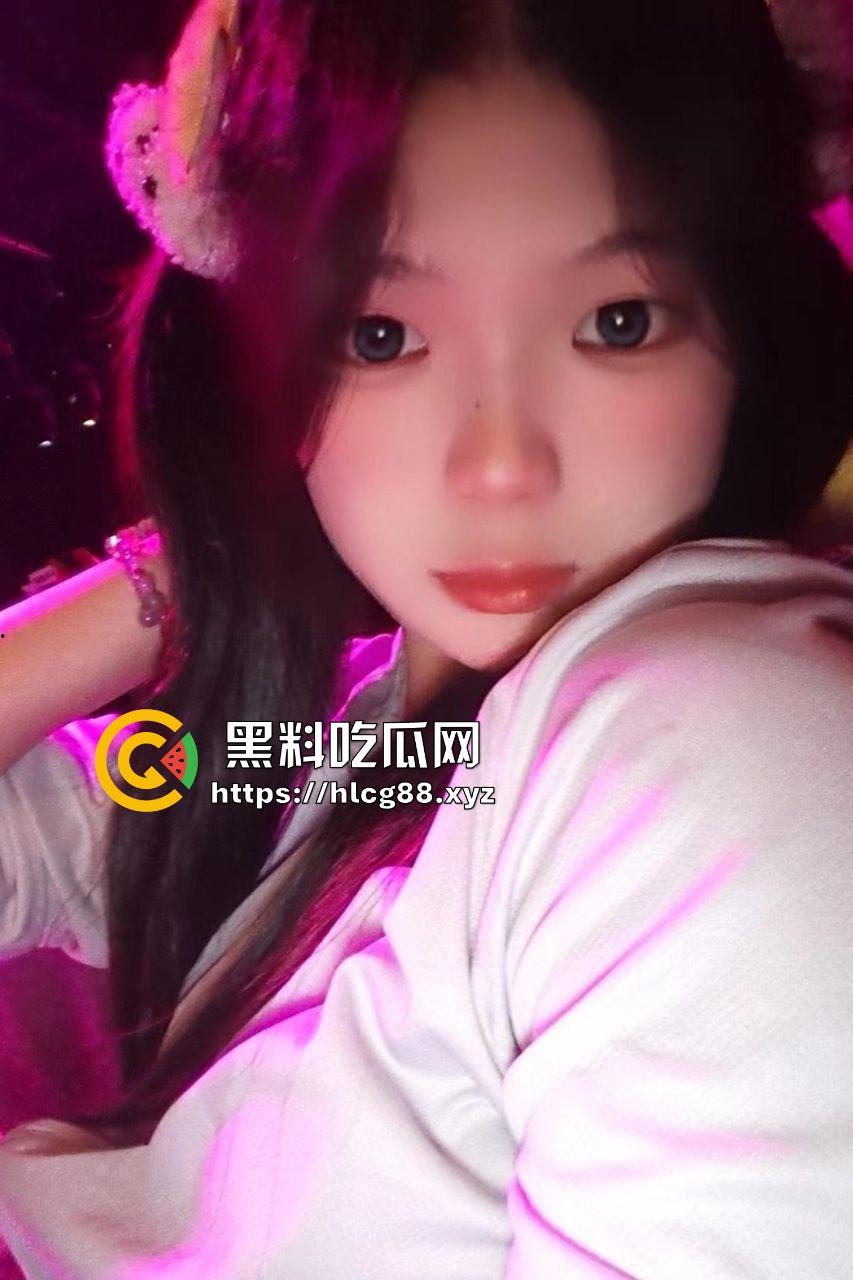 精神小妹『安萱尔』手活神技，楼道里猛搞大保健，润滑油推鸡巴爽射喷墙，手法牛逼鸡巴抖断！-3