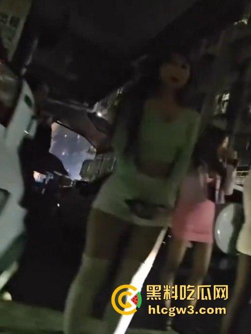 一杯奶茶的钱换城中村的欲望天堂 广州野鸡站街实录 暗访视频揭秘城中村的快餐江湖 3分钟交易效率拉满！-5