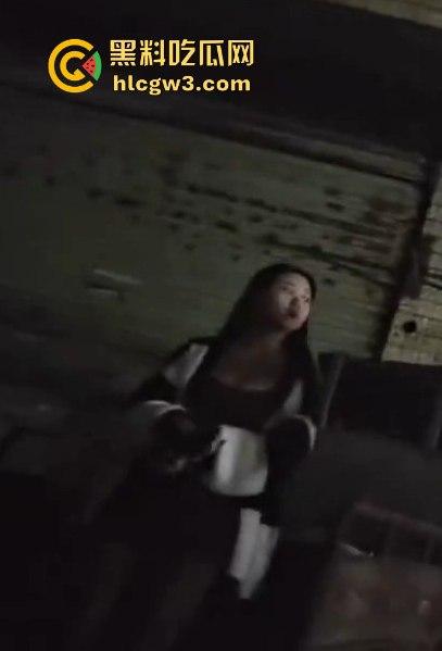 一杯奶茶的钱换城中村的欲望天堂 广州野鸡站街实录 暗访视频揭秘城中村的快餐江湖 3分钟交易效率拉满！-7