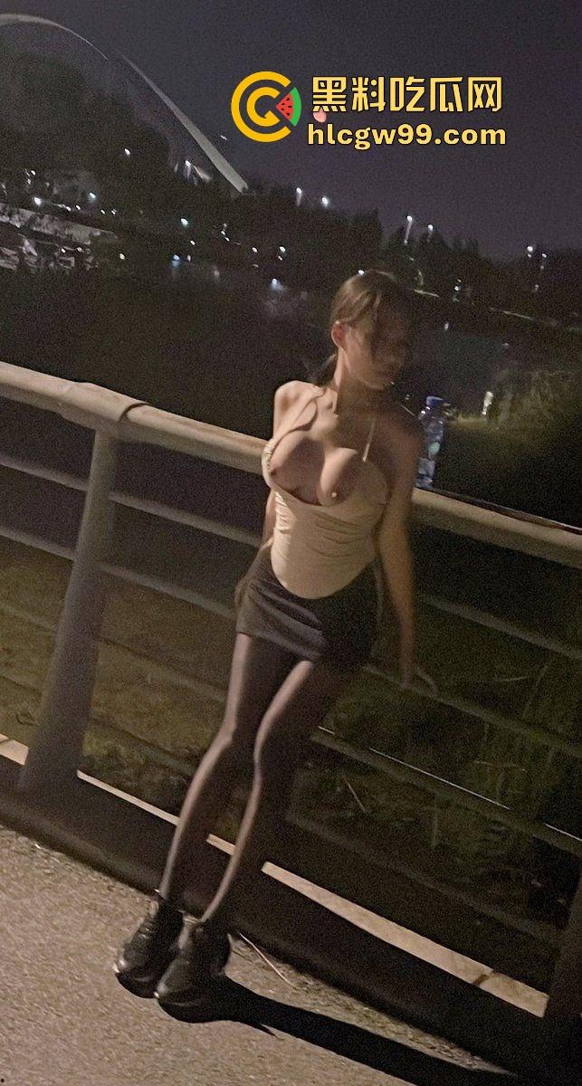 LoveMyDddy『奶凶大人』骚穴纹身太犯规 骚穴纹身暴力打桩机榨干猛男 户外露出玩的就是心跳！-16