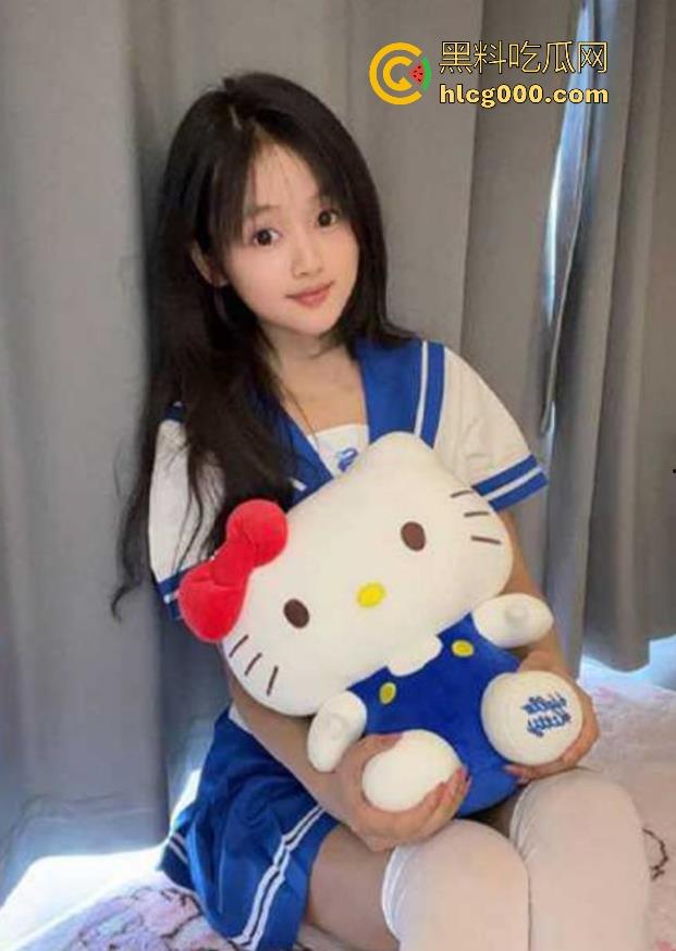 海角乱伦,萝莉少女主动献身,跪地勾魂浪叫扣人心弦 ,红唇轻唤“爸爸”,透着挑逗欲火!-1